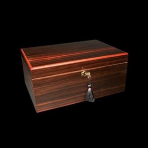 Savoy Walnut 25 Count Humidor